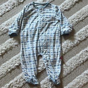 Magnetic me modal footie